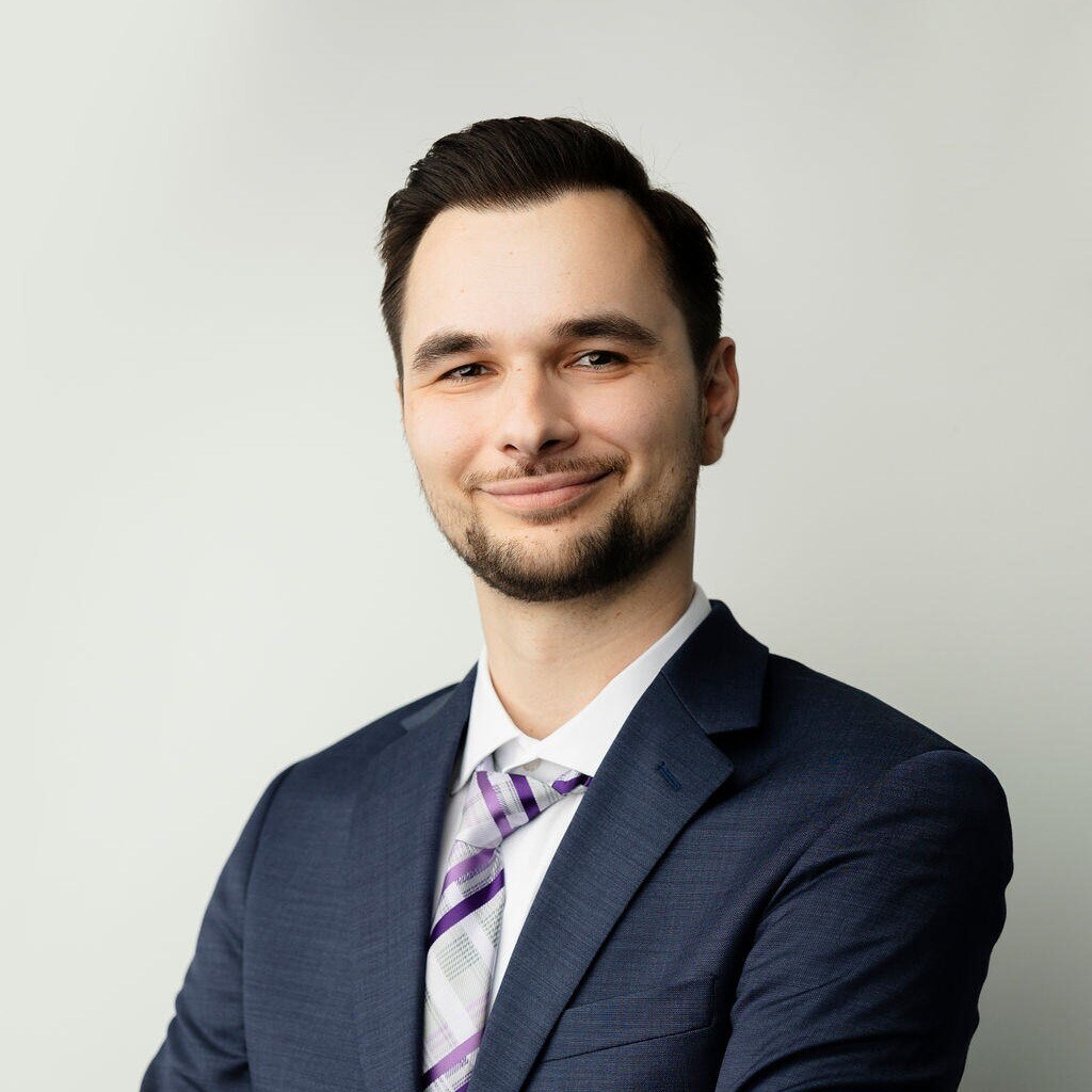 Max Grabar HeadShot-1
